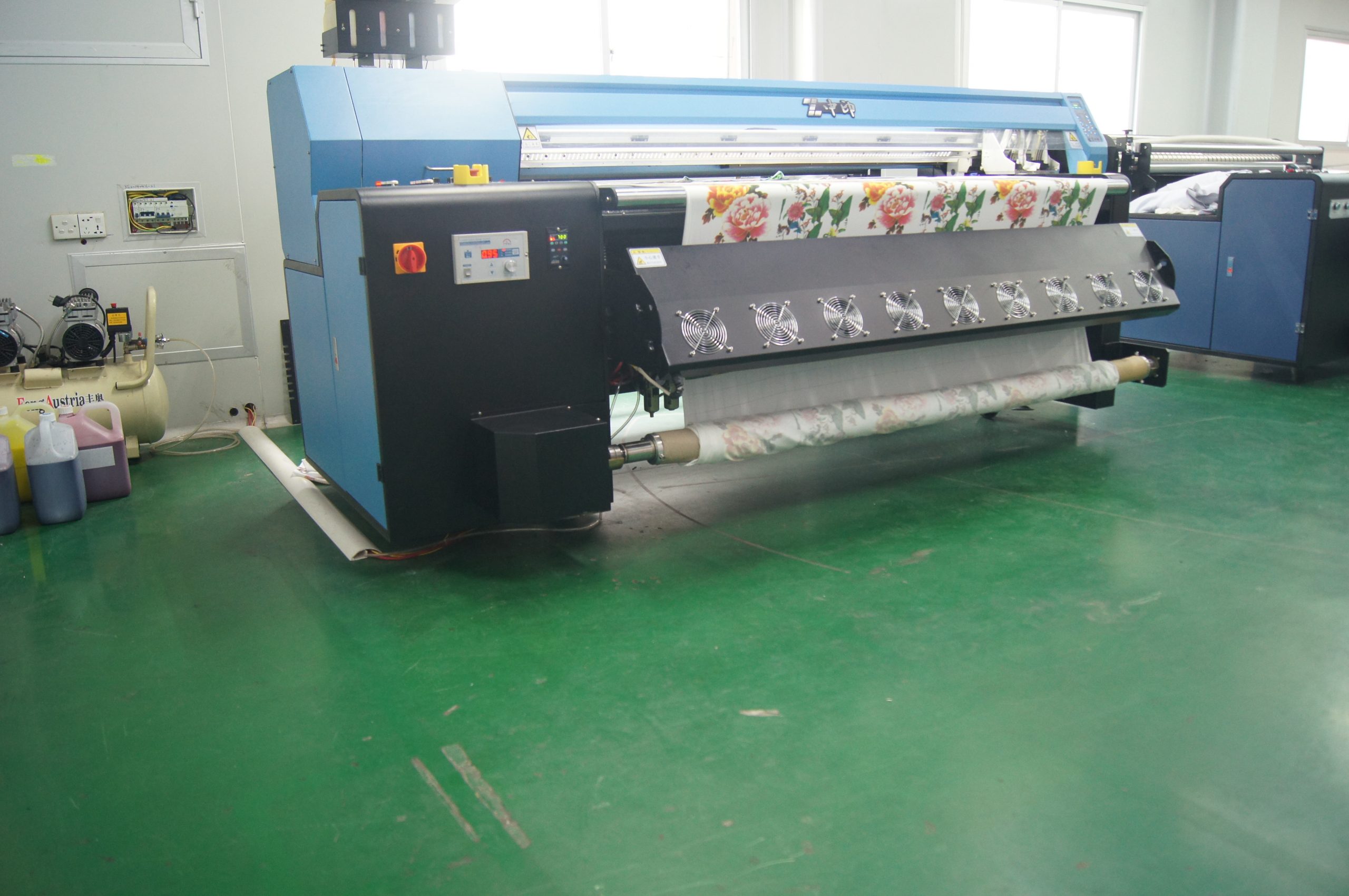 Digital fabric printing machine applying a floral design